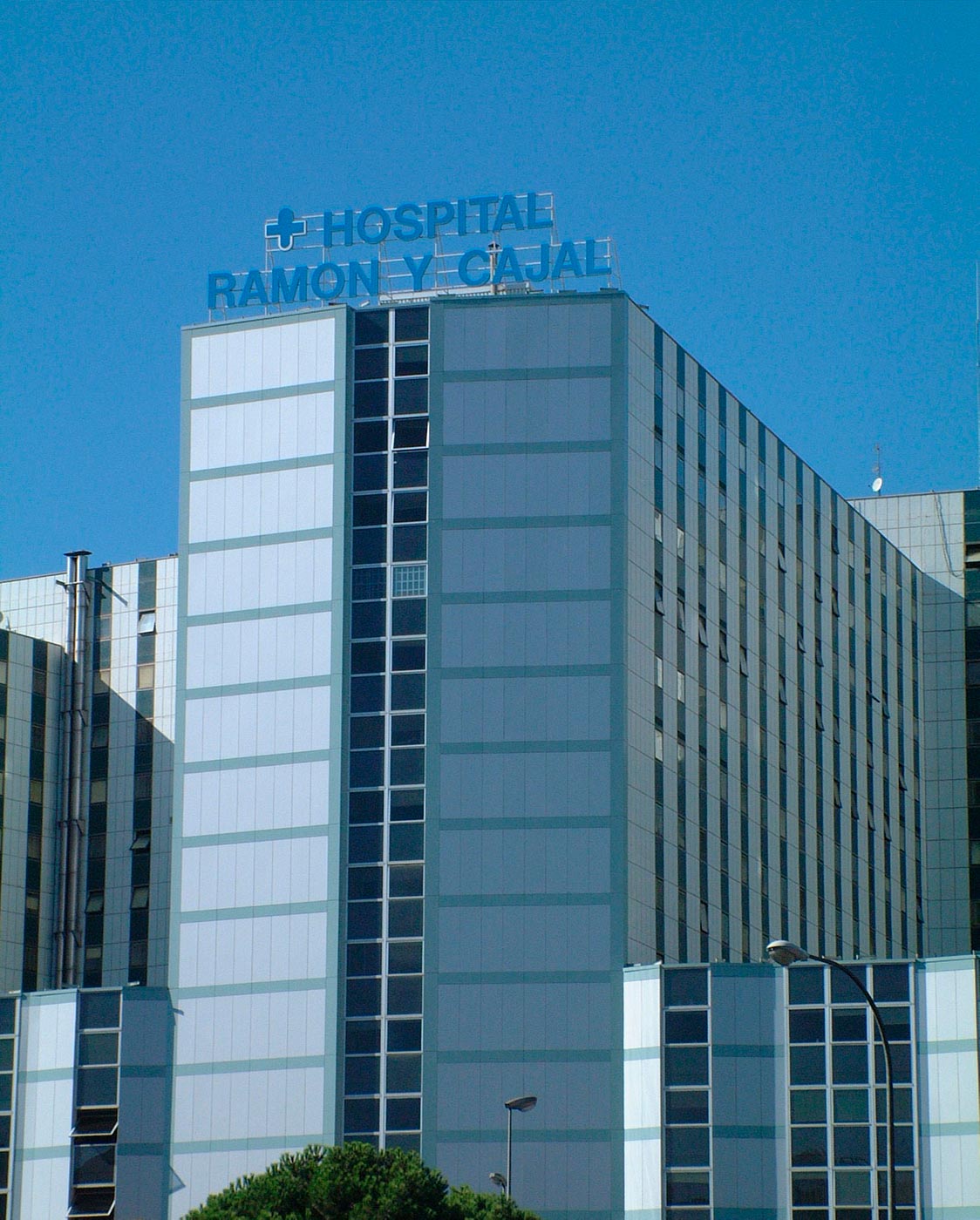 Hospital-Ramon-y-Cajal.-Madrid.-Espaa.-larson-2_1591960363.jpg